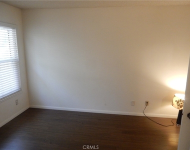 7101 Farralone Avenue - Photo Thumbnail 10
