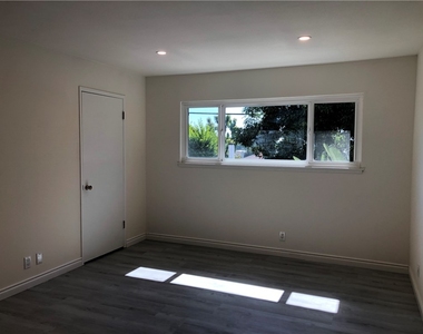 2817 Merlin Avenue - Photo Thumbnail 10