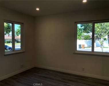 2817 Merlin Avenue - Photo Thumbnail 15