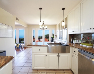 345 Palos Verdes Drive W - Photo Thumbnail 5