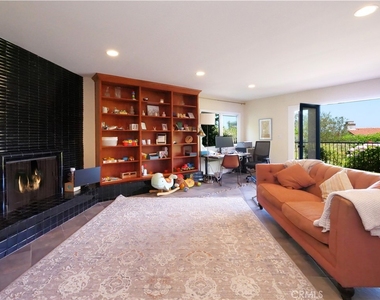 345 Palos Verdes Drive W - Photo Thumbnail 19