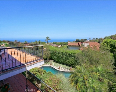 345 Palos Verdes Drive W - Photo Thumbnail 11