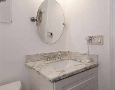 345 Palos Verdes Drive W - Photo Thumbnail 24