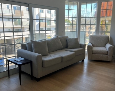 1817 Selby Ave - Photo Thumbnail 5