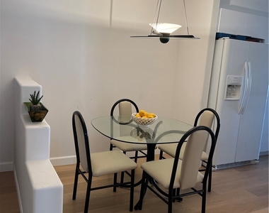 1817 Selby Ave - Photo Thumbnail 9