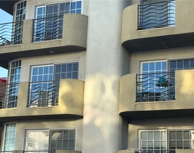 1817 Selby Ave - Photo Thumbnail 2