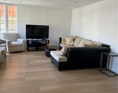 1817 Selby Ave - Photo Thumbnail 4