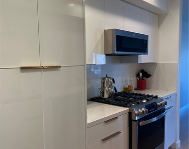 1817 Selby Ave - Photo Thumbnail 11