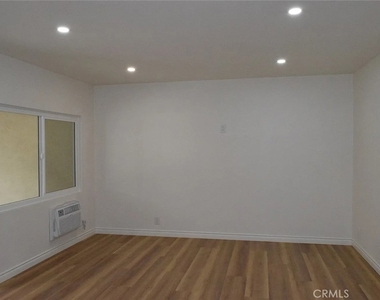 1148 W Civic Center - Photo Thumbnail 4