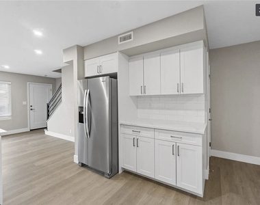 1024 Mission - Photo Thumbnail 1