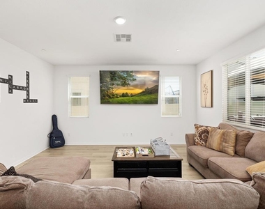 32257 Jeter Ln - Photo Thumbnail 5