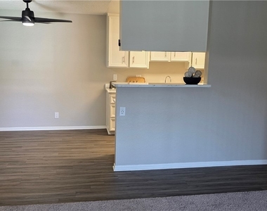10601 Diana Avenue - Photo Thumbnail 4