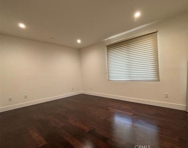 4440 Talofa Avenue - Photo Thumbnail 11