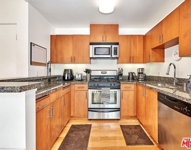 2864 Sunset Place - Photo Thumbnail 5