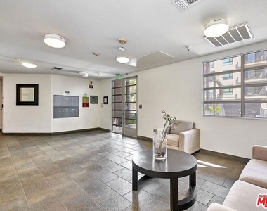 2864 Sunset Place - Photo Thumbnail 3