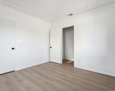 2513 190th Street - Photo Thumbnail 20