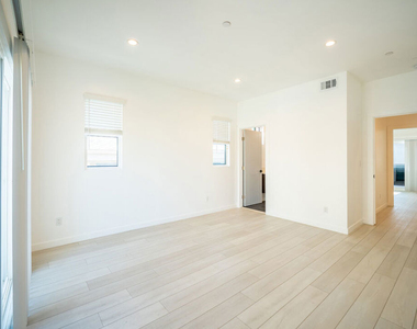 246 N Dillon Street - Photo Thumbnail 22