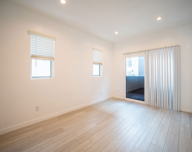 246 N Dillon Street - Photo Thumbnail 14