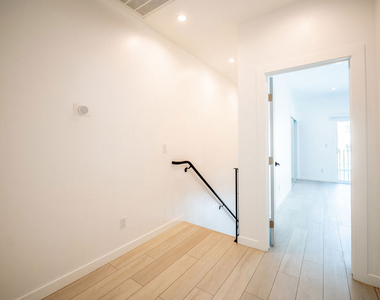 246 N Dillon Street - Photo Thumbnail 28