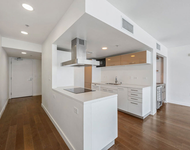 901 S Flower Street - Photo Thumbnail 6