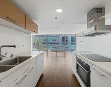 901 S Flower Street - Photo Thumbnail 7