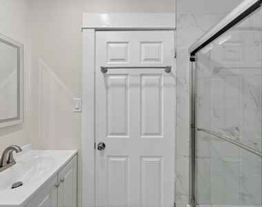 5008 S Wilton Place - Photo Thumbnail 9