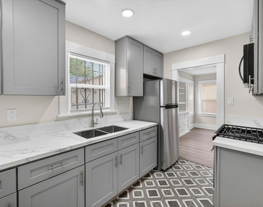 5008 S Wilton Place - Photo Thumbnail 17