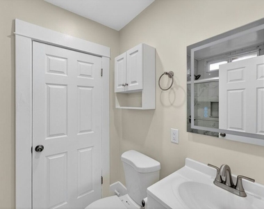 5008 S Wilton Place - Photo Thumbnail 10
