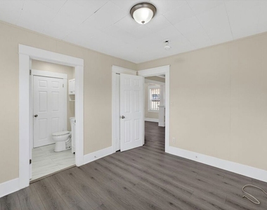 5008 S Wilton Place - Photo Thumbnail 12