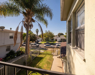 11508 Simms Avenue - Photo Thumbnail 2