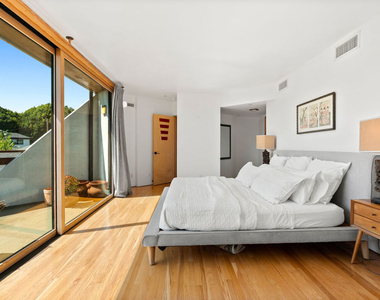 3121 Frederick Street - Photo Thumbnail 22