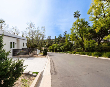 4724 N El Caballero Drive - Photo Thumbnail 17