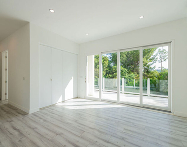 4724 N El Caballero Drive - Photo Thumbnail 3