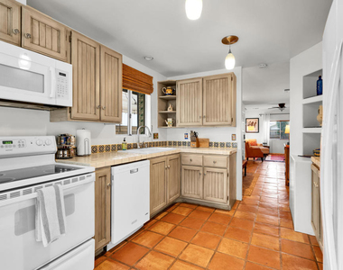 52420 Avenida Juarez - Photo Thumbnail 9