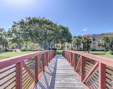 600 Egret Circle - Photo Thumbnail 34
