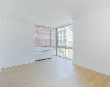 777 6th Avenue - Photo Thumbnail 8