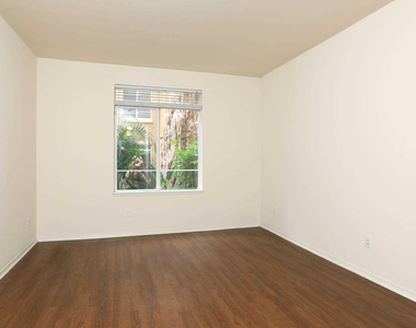 4077 Glencoe Avenue - Photo Thumbnail 37
