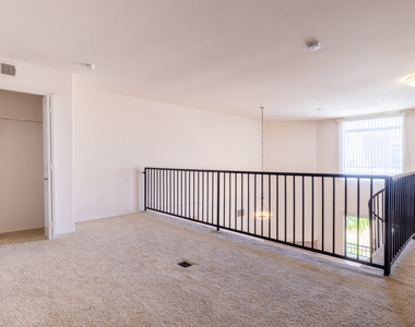 4077 Glencoe Avenue - Photo Thumbnail 38