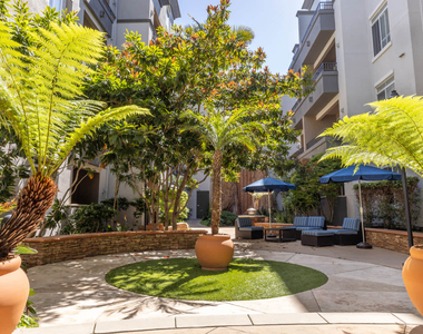 4077 Glencoe Avenue - Photo Thumbnail 47