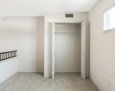 4077 Glencoe Avenue - Photo Thumbnail 39