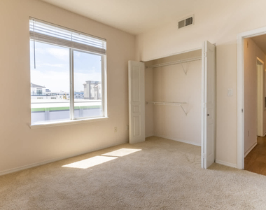 4077 Glencoe Avenue - Photo Thumbnail 35
