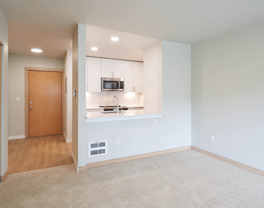 521 S. Weller - Photo Thumbnail 6