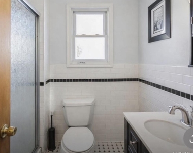 470 Lafayette Boulevard - Photo Thumbnail 3