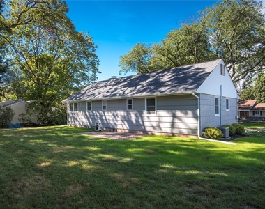 16 Elmwood Drive - Photo Thumbnail 2