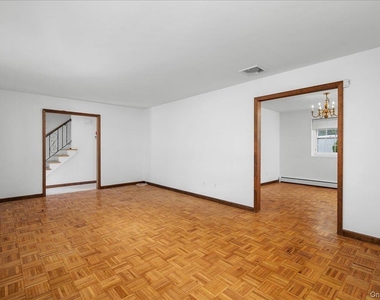 7 Shaw Lane - Photo Thumbnail 4