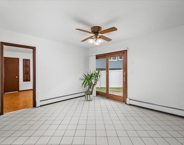 7 Shaw Lane - Photo Thumbnail 10