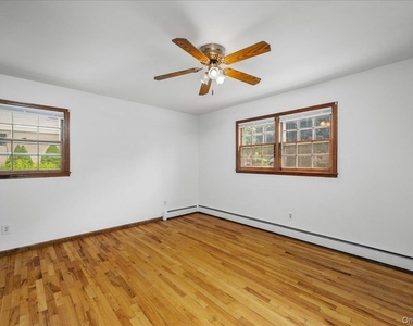 7 Shaw Lane - Photo Thumbnail 16