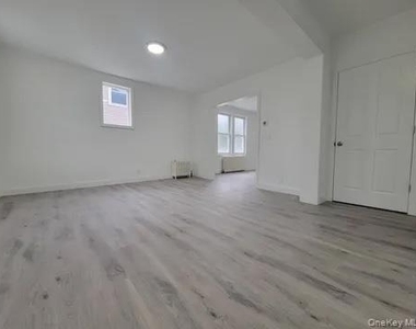 23-25 Lincoln Street - Photo Thumbnail 2