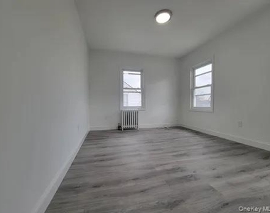 23-25 Lincoln Street - Photo Thumbnail 8
