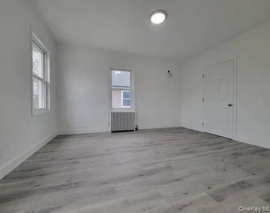 23-25 Lincoln Street - Photo Thumbnail 7
